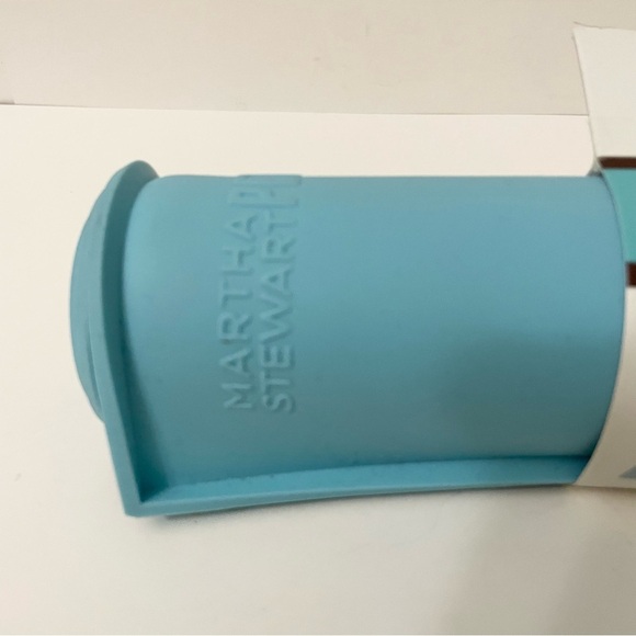 Martha Stewart Pets Feeding Mat Silicone - Picture 2 of 8